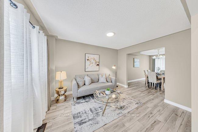 Photo 10 of 1003 Maury Crescent, Pickering, Liverpool — HOMEH