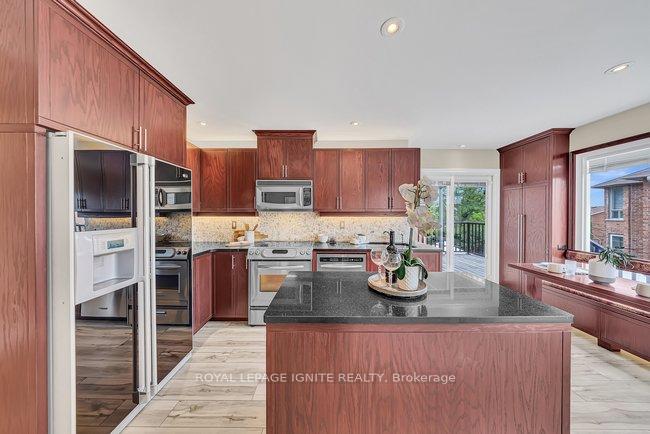 Photo 12 of 1003 Maury Crescent, Pickering, Liverpool — HOMEH