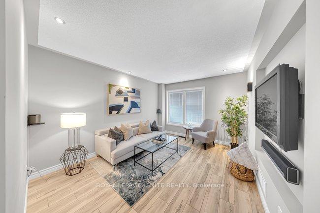 Photo 18 of 1003 Maury Crescent, Pickering, Liverpool — HOMEH