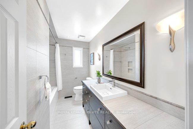 Photo 24 of 1003 Maury Crescent, Pickering, Liverpool — HOMEH