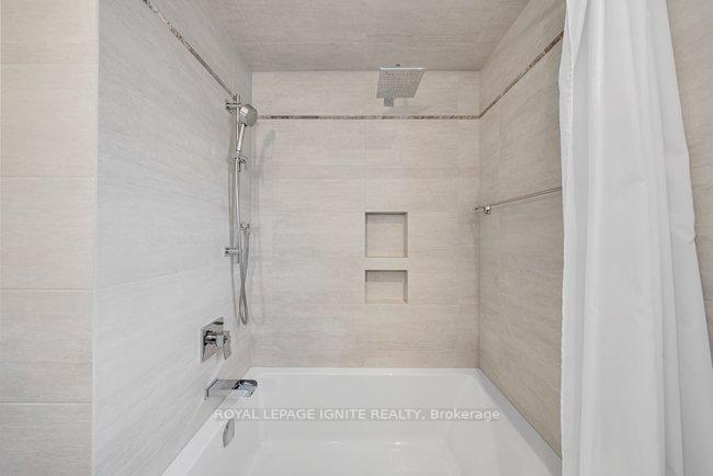 Photo 25 of 1003 Maury Crescent, Pickering, Liverpool — HOMEH