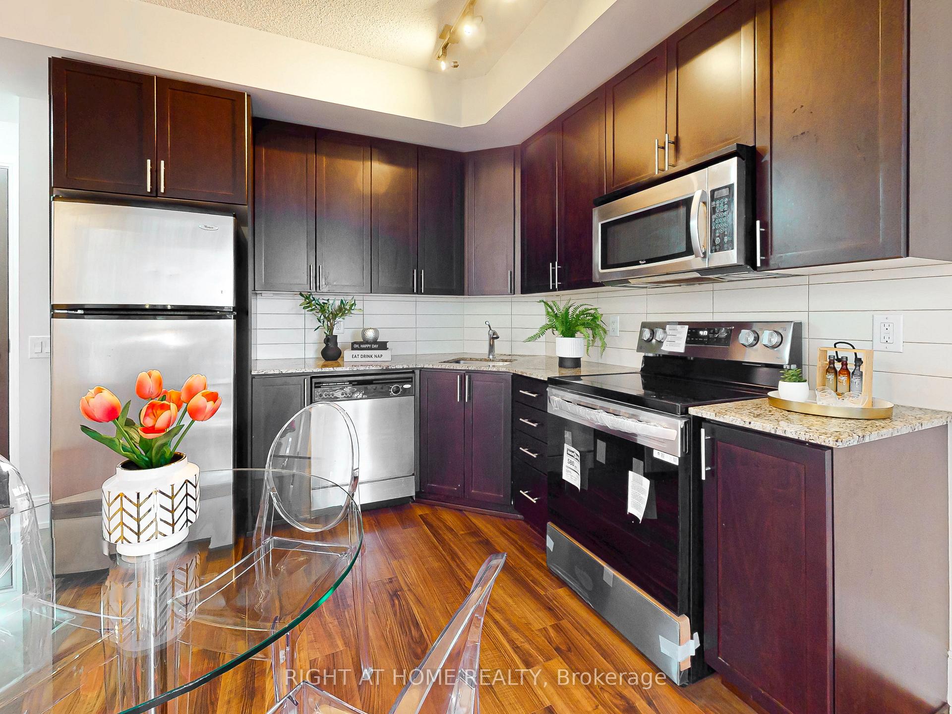 Photo 7 of Unit 1232, 560 Front Street W, Toronto, Waterfront Communities — HOMEH
