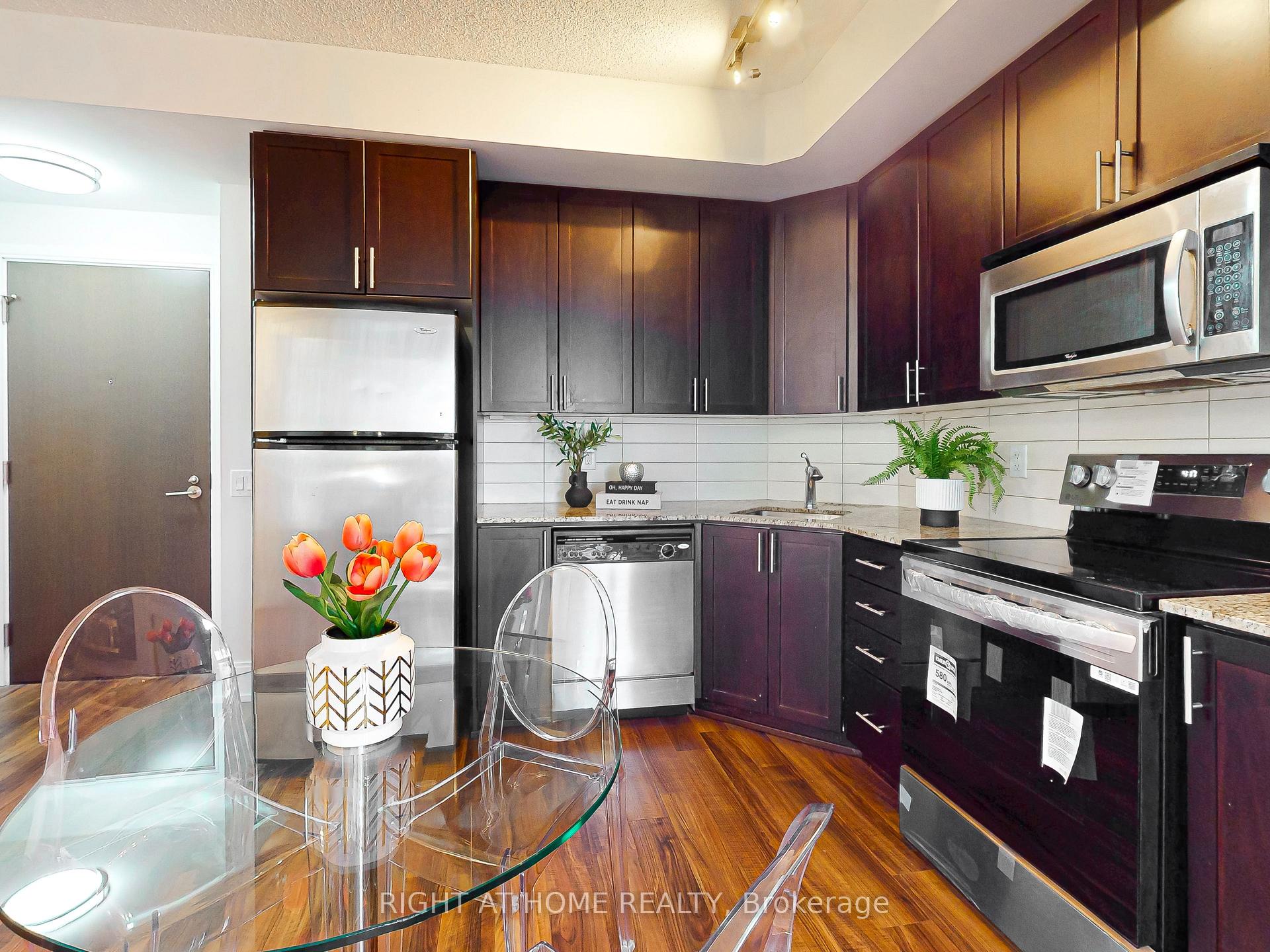 Photo 8 of Unit 1232, 560 Front Street W, Toronto, Waterfront Communities — HOMEH