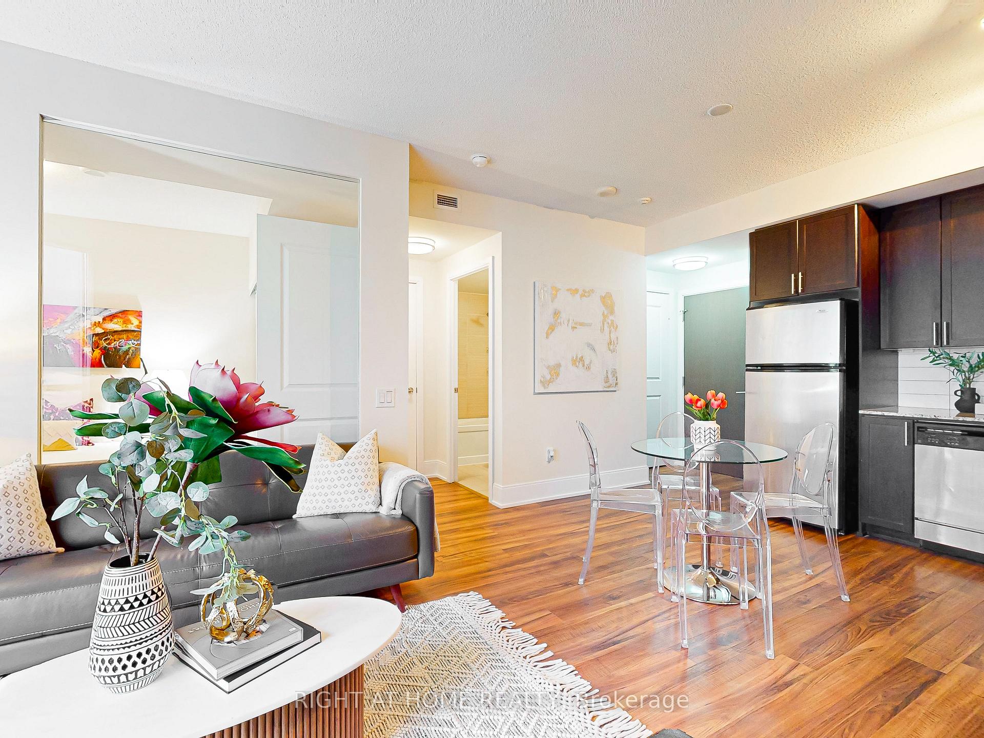 Photo 10 of Unit 1232, 560 Front Street W, Toronto, Waterfront Communities — HOMEH