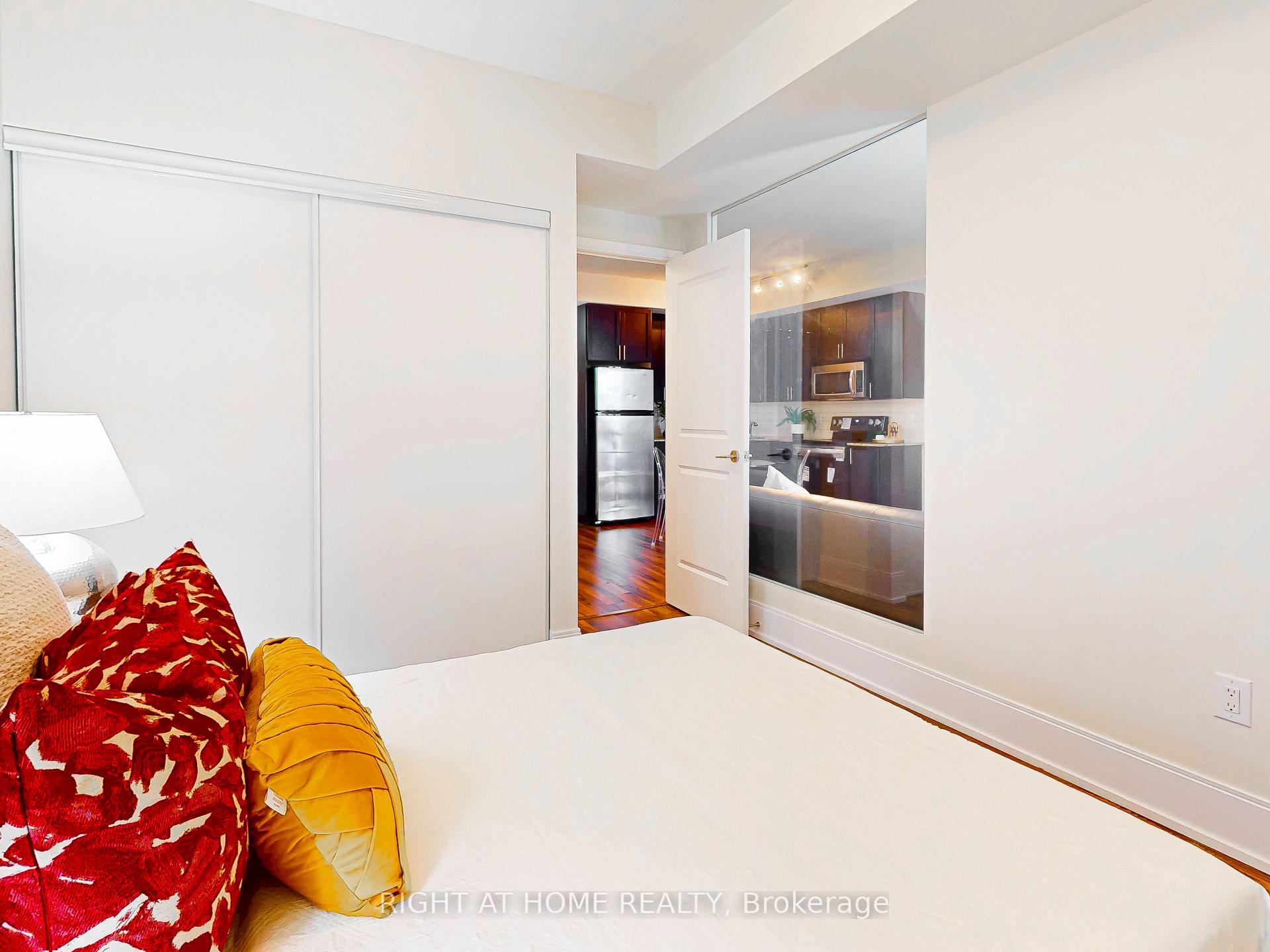 Photo 17 of Unit 1232, 560 Front Street W, Toronto, Waterfront Communities — HOMEH