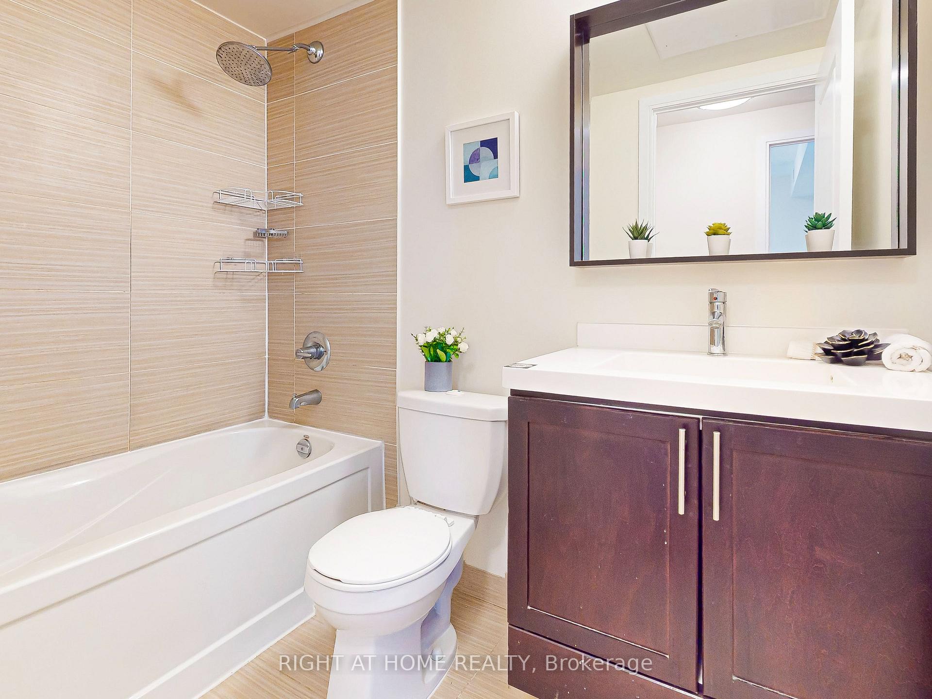 Photo 18 of Unit 1232, 560 Front Street W, Toronto, Waterfront Communities — HOMEH