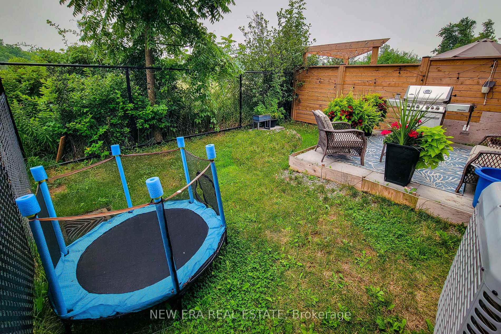 Photo 6 of Unit 10, 4297 East Avenue E, Lincoln, Beamsville — HOMEH
