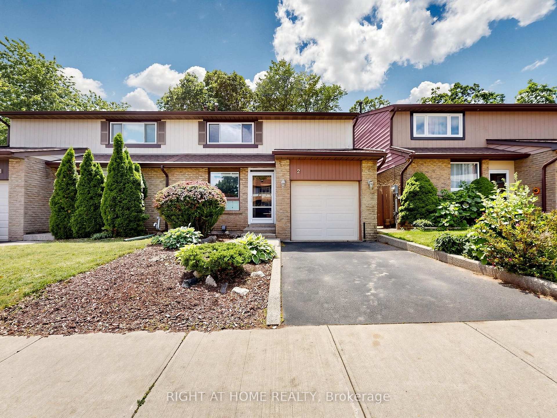 Photo 1 of Unit 2, 1580 Lancaster Drive, Oakville, Falgarwood — HOMEH