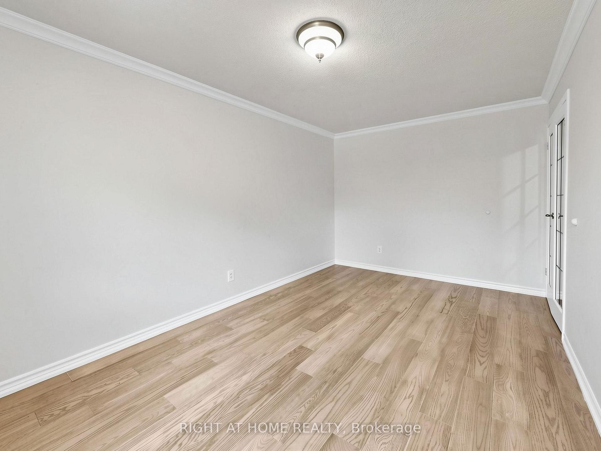 Photo 9 of Unit 2, 1580 Lancaster Drive, Oakville, Falgarwood — HOMEH