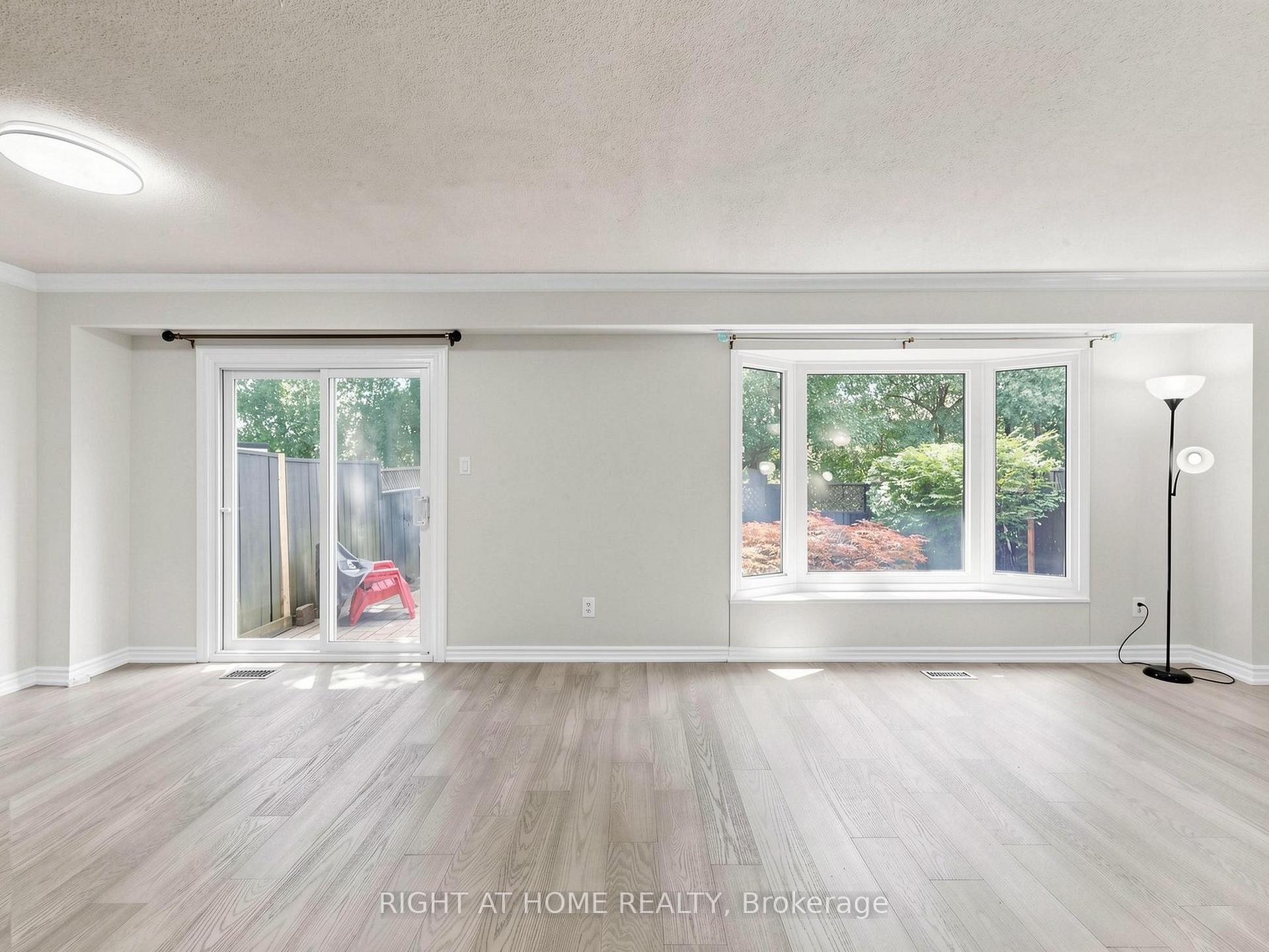 Photo 10 of Unit 2, 1580 Lancaster Drive, Oakville, Falgarwood — HOMEH