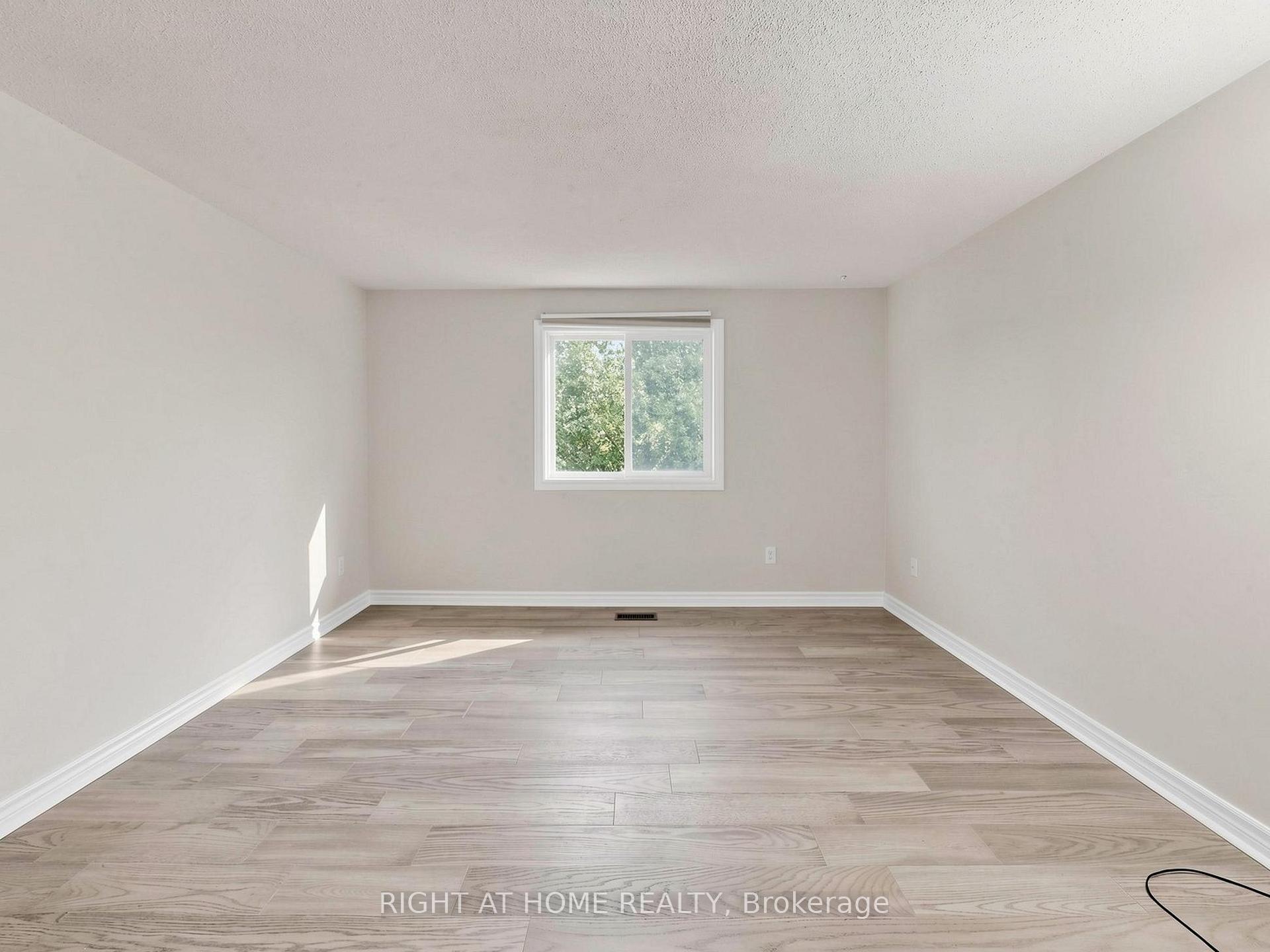 Photo 26 of Unit 2, 1580 Lancaster Drive, Oakville, Falgarwood — HOMEH