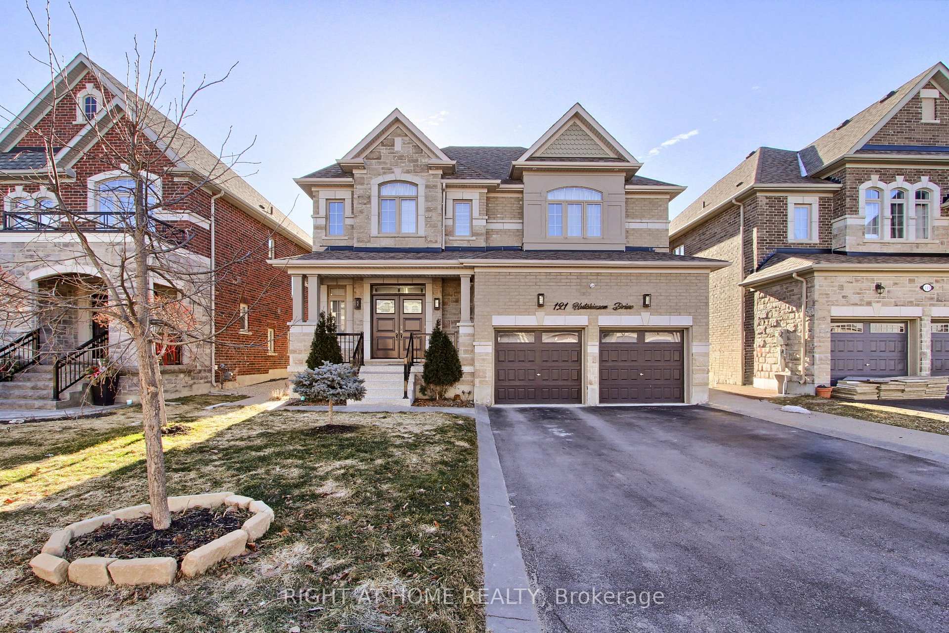 Photo 2 of 121 Hutchinson Drive, New Tecumseth, Alliston — HOMEH