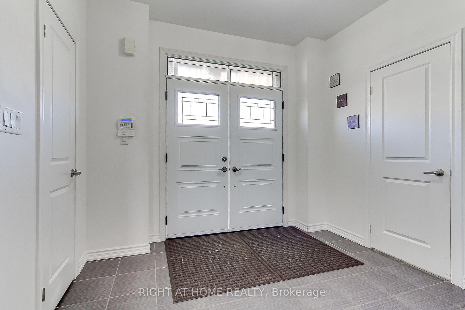 Photo 6 of 121 Hutchinson Drive, New Tecumseth, Alliston — HOMEH