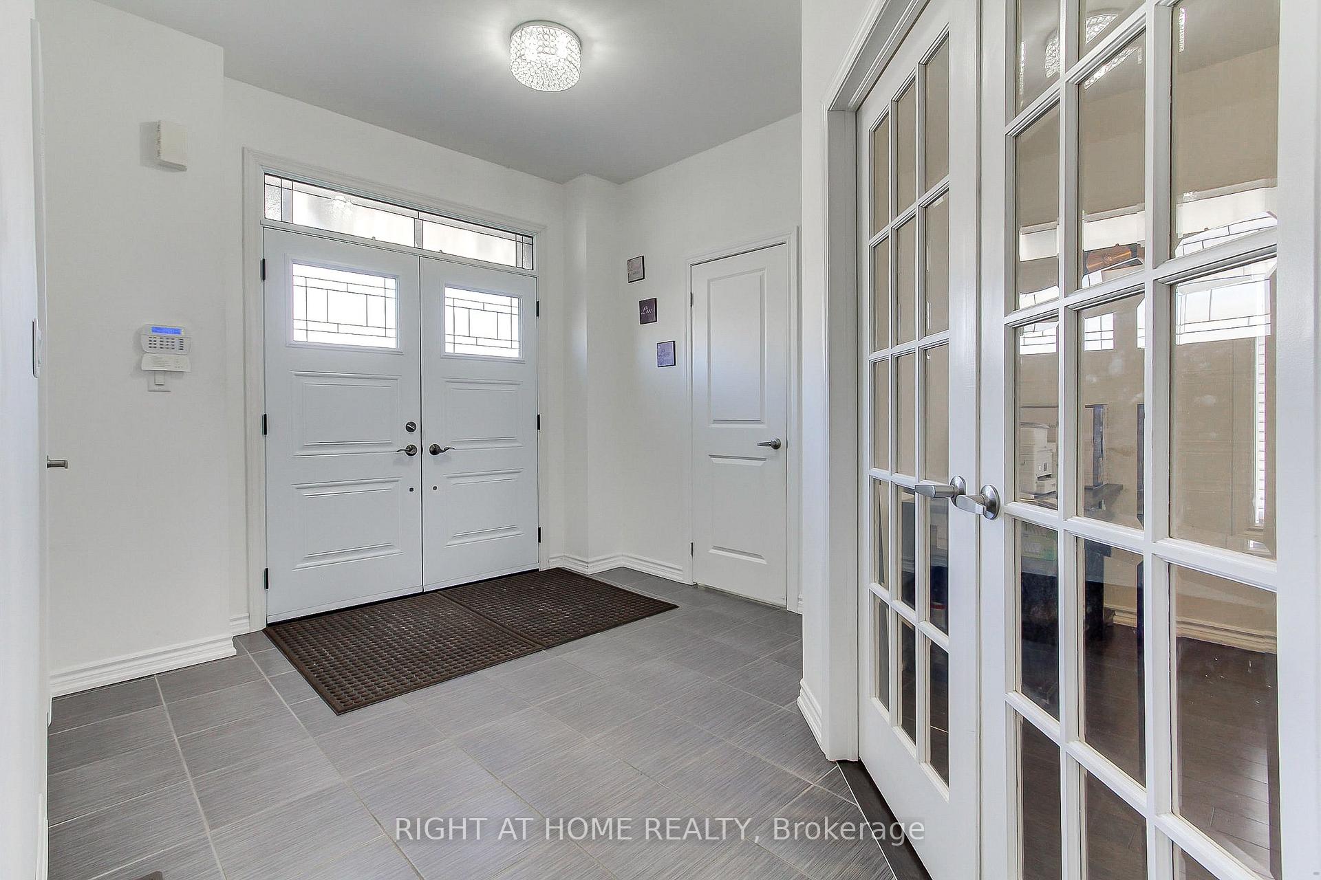 Photo 7 of 121 Hutchinson Drive, New Tecumseth, Alliston — HOMEH