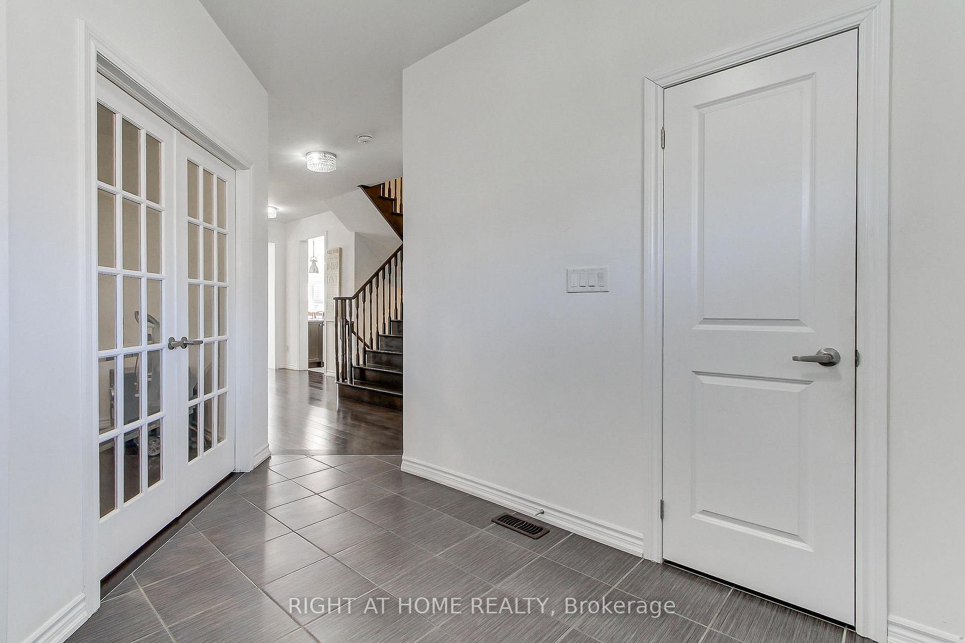 Photo 9 of 121 Hutchinson Drive, New Tecumseth, Alliston — HOMEH