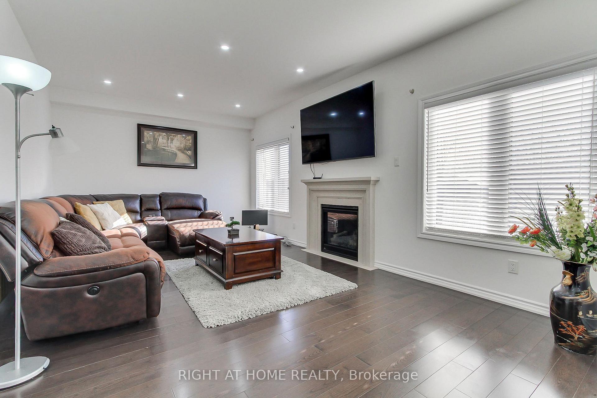 Photo 20 of 121 Hutchinson Drive, New Tecumseth, Alliston — HOMEH