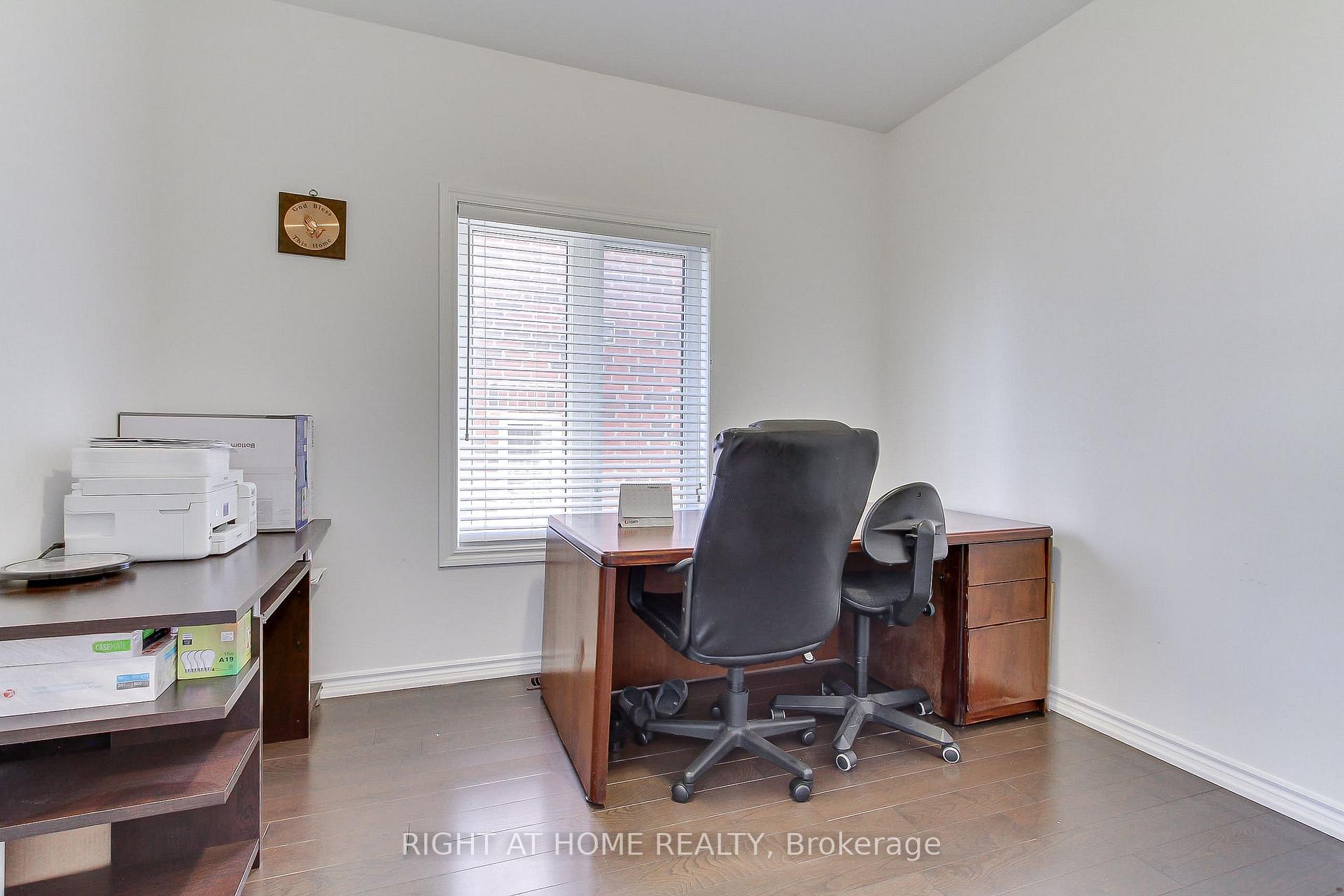 Photo 23 of 121 Hutchinson Drive, New Tecumseth, Alliston — HOMEH