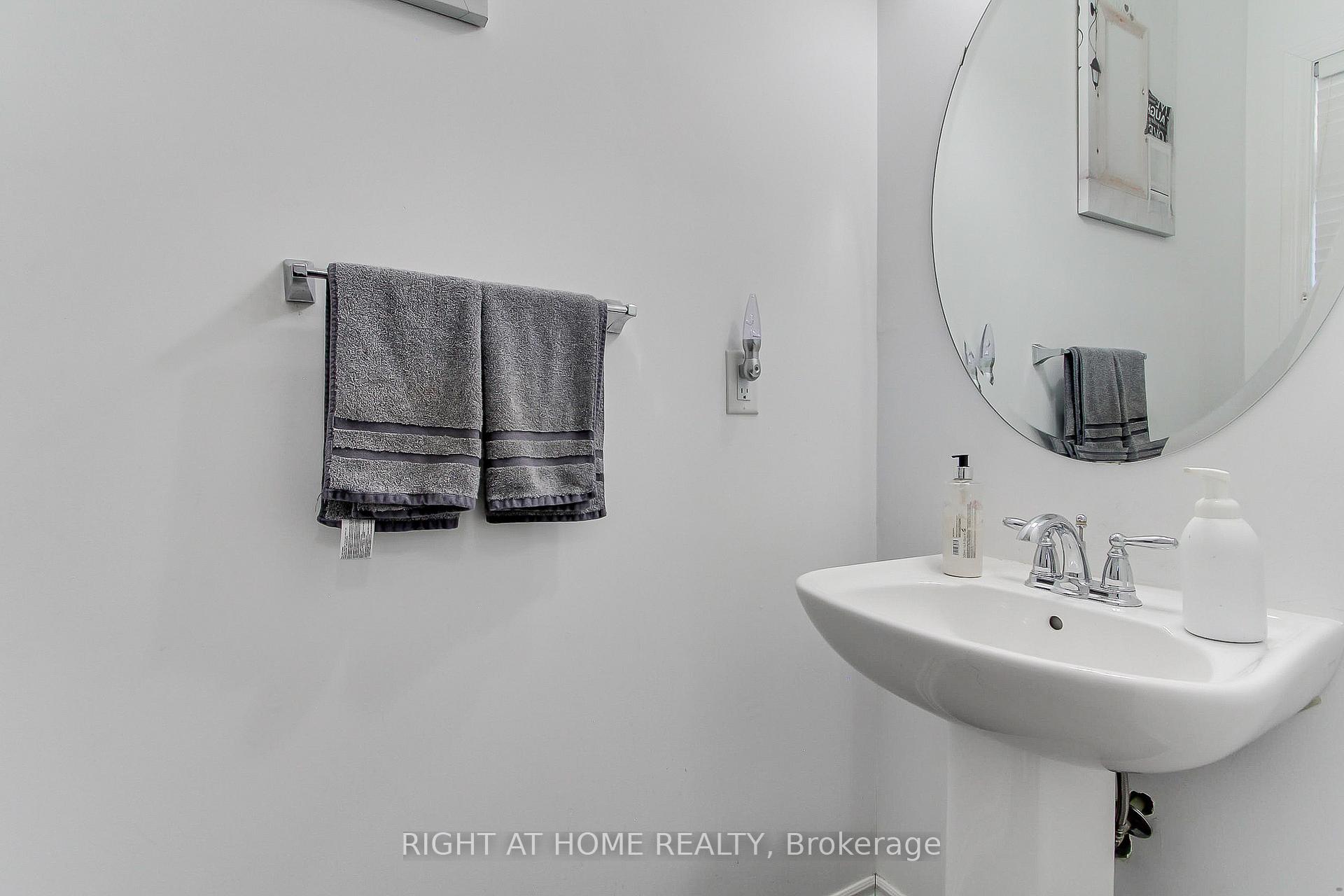 Photo 24 of 121 Hutchinson Drive, New Tecumseth, Alliston — HOMEH