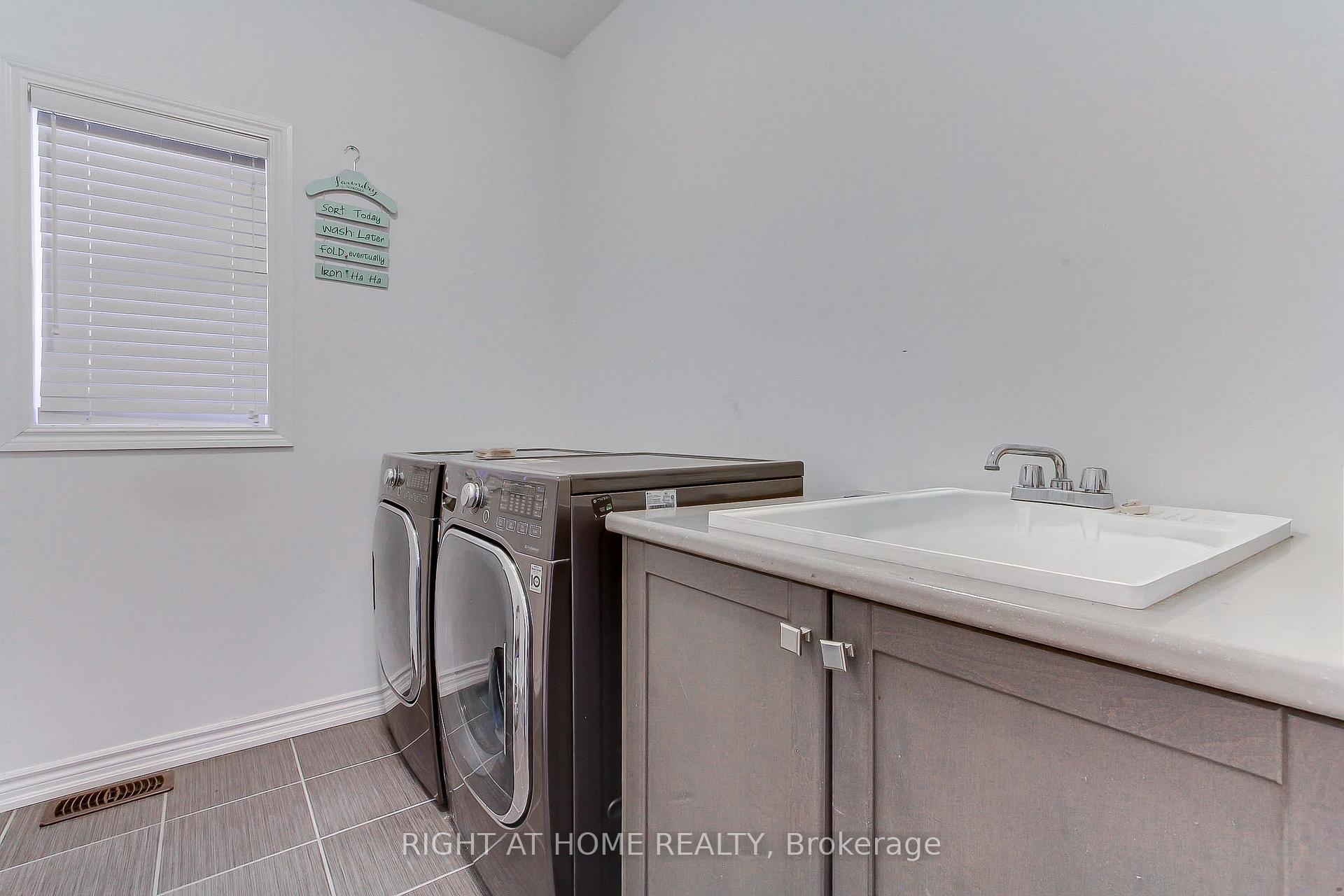 Photo 25 of 121 Hutchinson Drive, New Tecumseth, Alliston — HOMEH