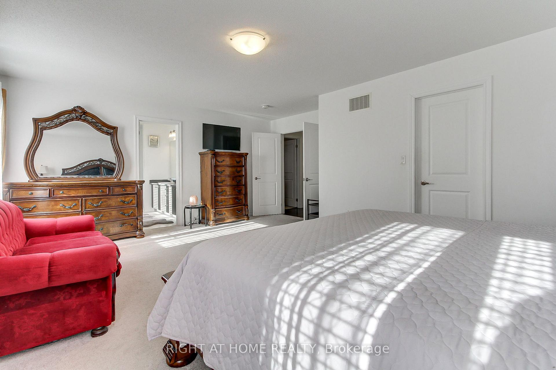 Photo 30 of 121 Hutchinson Drive, New Tecumseth, Alliston — HOMEH