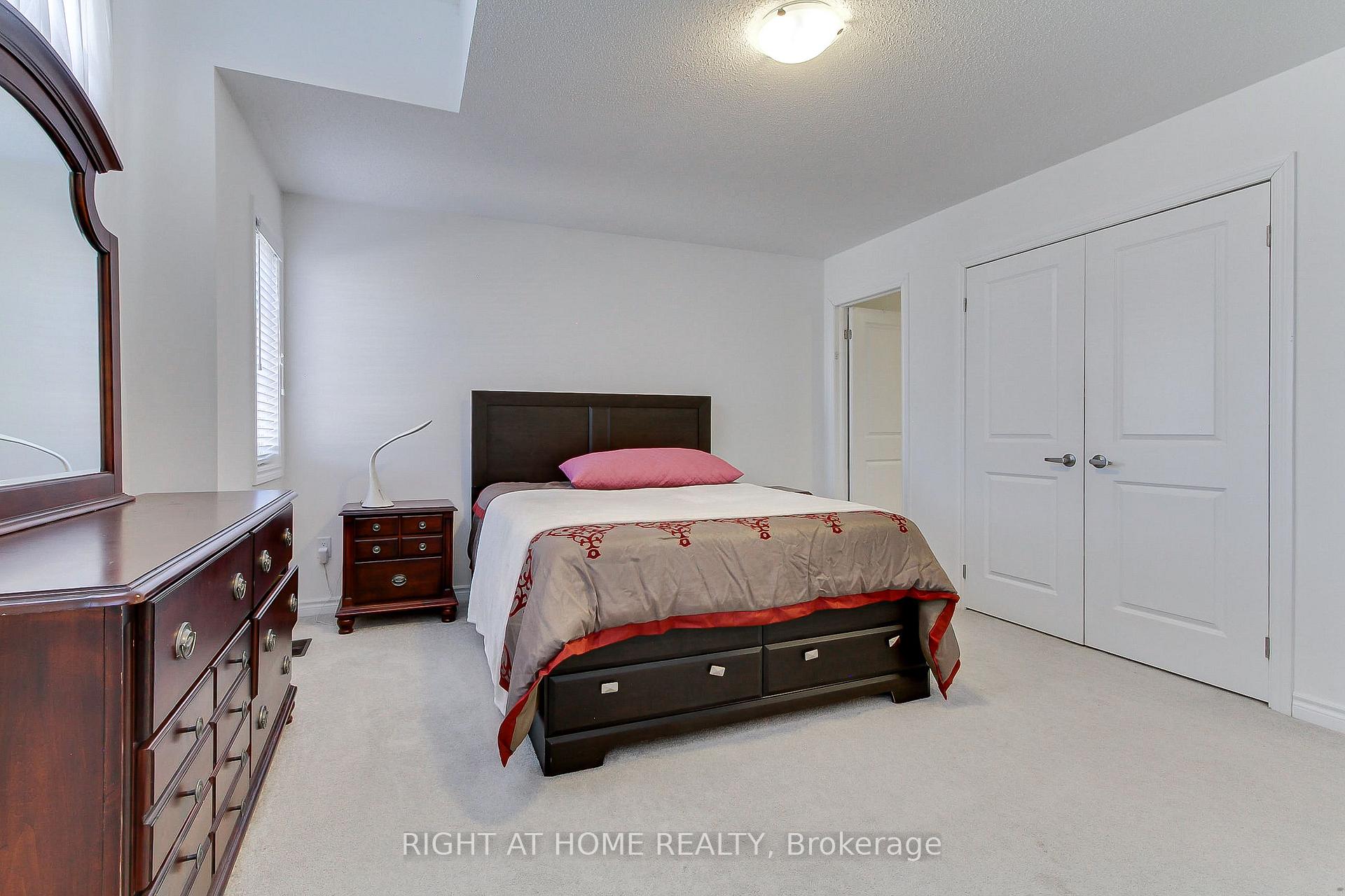 Photo 34 of 121 Hutchinson Drive, New Tecumseth, Alliston — HOMEH