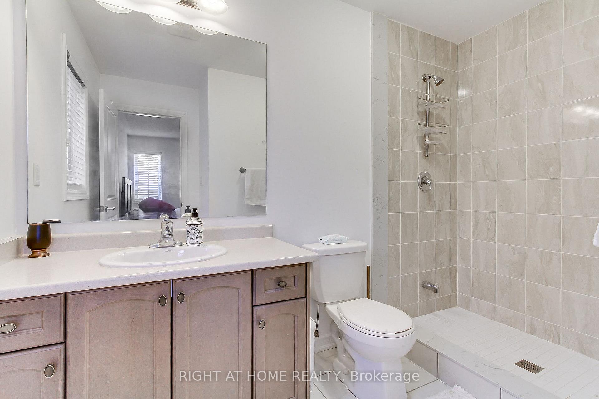 Photo 35 of 121 Hutchinson Drive, New Tecumseth, Alliston — HOMEH