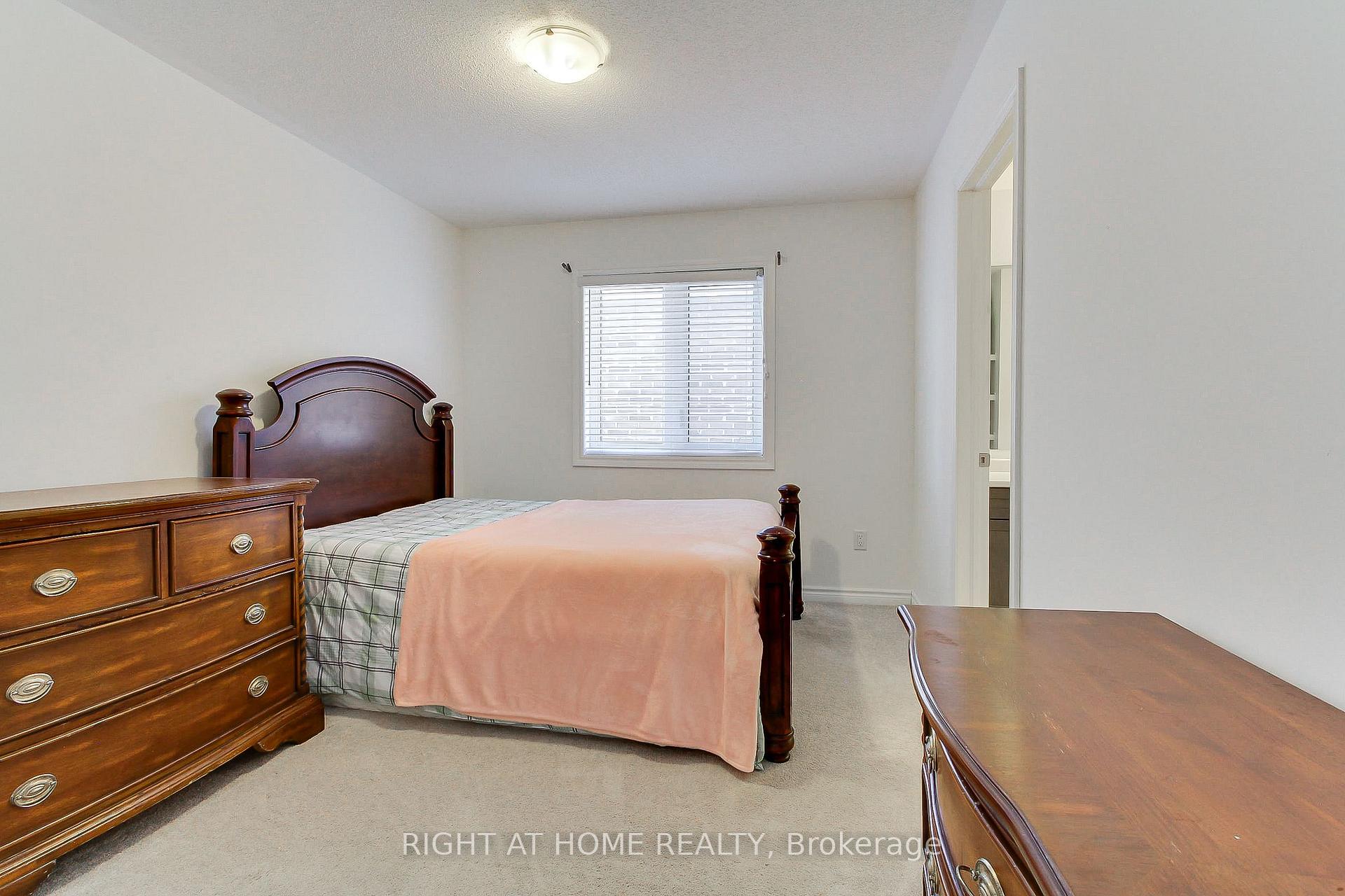Photo 38 of 121 Hutchinson Drive, New Tecumseth, Alliston — HOMEH