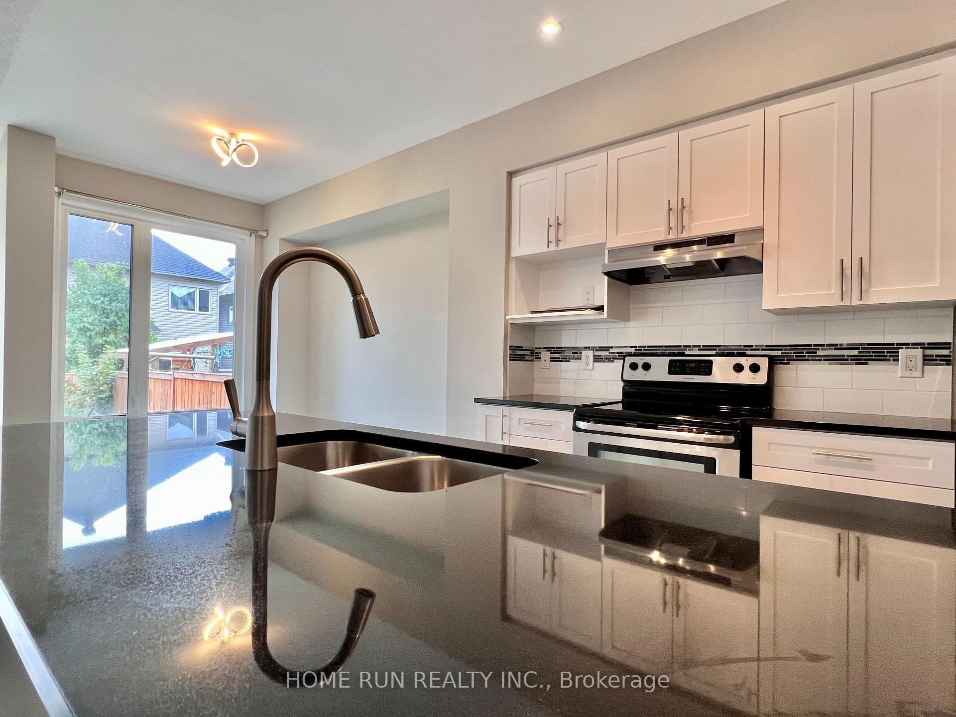 Photo 12 of 637 Tennant Way, Ottawa, Riverside South/Gloucester Glen — HOMEH