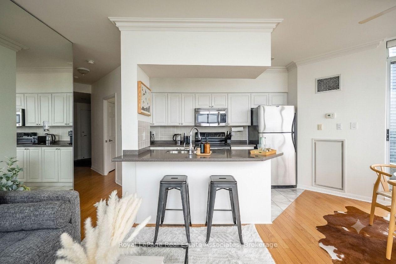 Photo 5 of Unit 2811, 230 Queens Quay, Toronto, Waterfront Communities — HOMEH