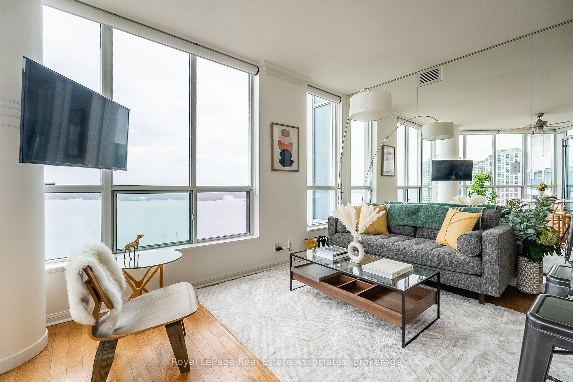 Photo 12 of Unit 2811, 230 Queens Quay, Toronto, Waterfront Communities — HOMEH