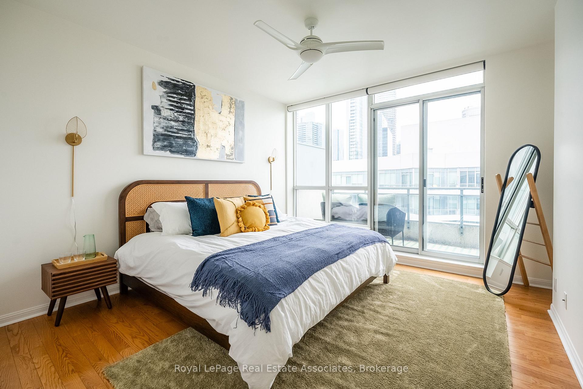 Photo 14 of Unit 2811, 230 Queens Quay, Toronto, Waterfront Communities — HOMEH