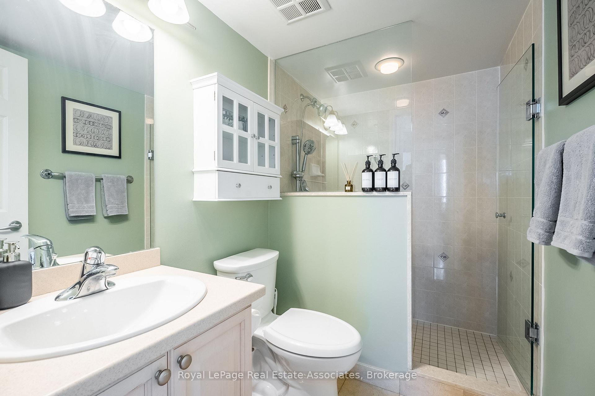 Photo 23 of Unit 2811, 230 Queens Quay, Toronto, Waterfront Communities — HOMEH
