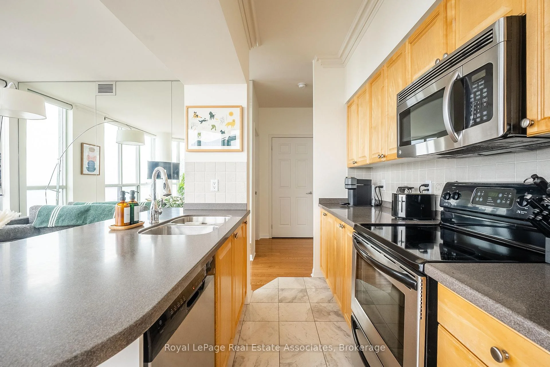 Photo 9 of Unit 2811, 230 Queens Quay, Toronto, Waterfront Communities — HOMEH