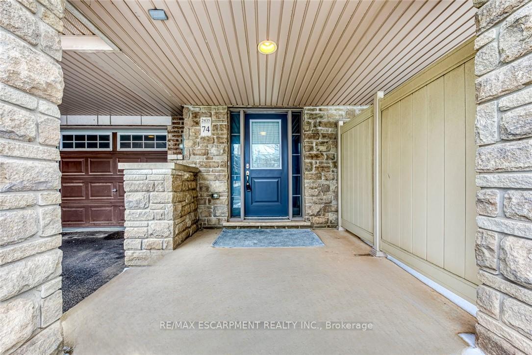 Photo 2 of Unit 74, 2435 Greenwich Drive, Oakville, Westmount — HOMEH