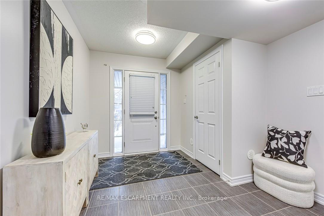 Photo 4 of Unit 74, 2435 Greenwich Drive, Oakville, Westmount — HOMEH