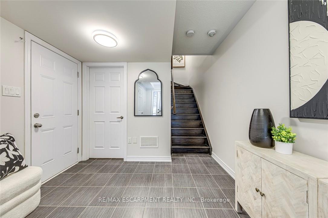 Photo 5 of Unit 74, 2435 Greenwich Drive, Oakville, Westmount — HOMEH