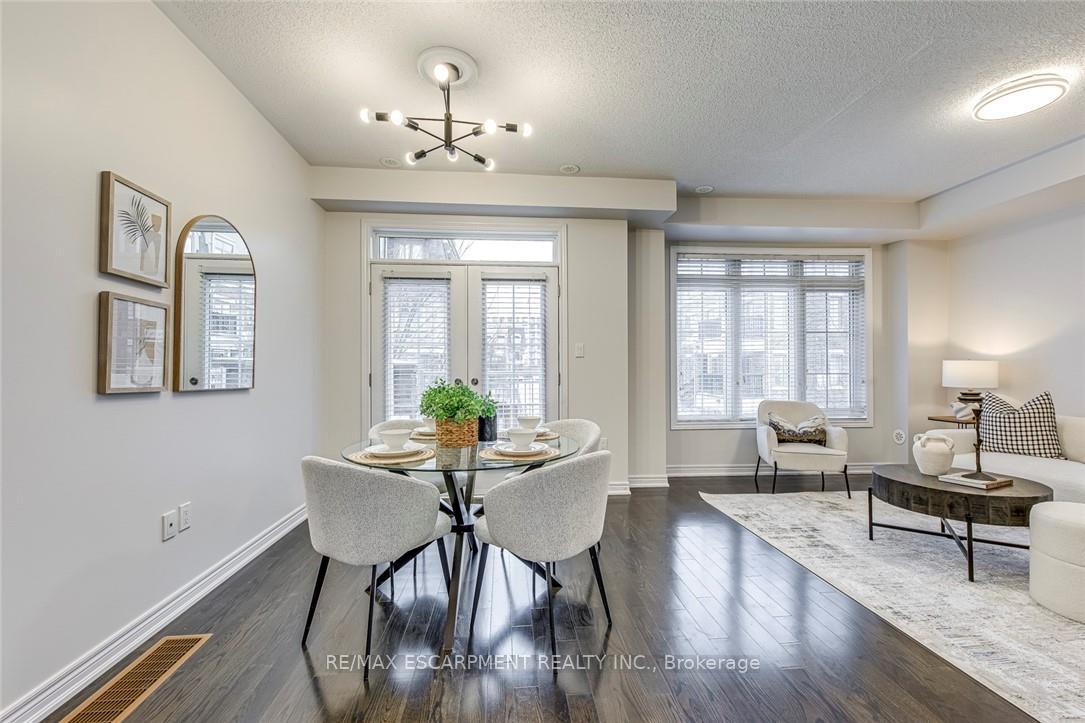 Photo 6 of Unit 74, 2435 Greenwich Drive, Oakville, Westmount — HOMEH