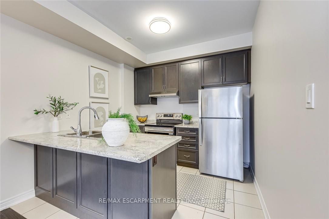 Photo 18 of Unit 74, 2435 Greenwich Drive, Oakville, Westmount — HOMEH