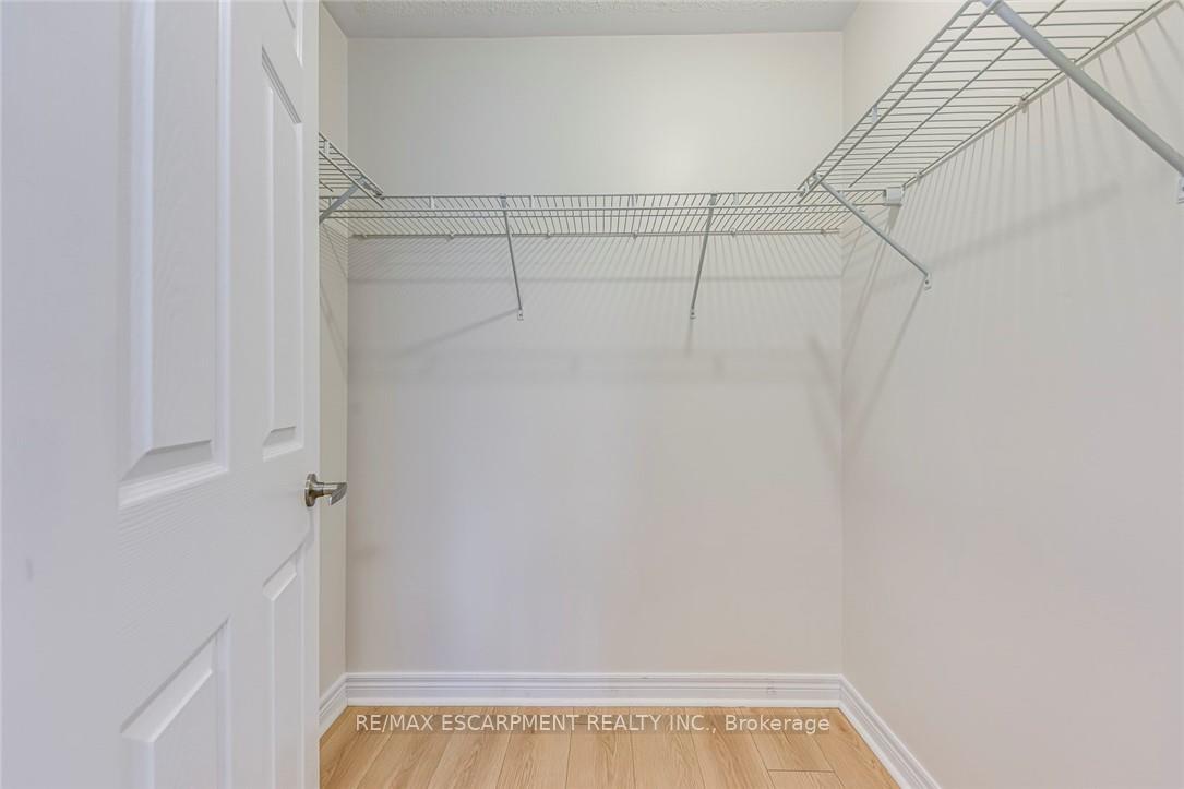 Photo 32 of Unit 74, 2435 Greenwich Drive, Oakville, Westmount — HOMEH