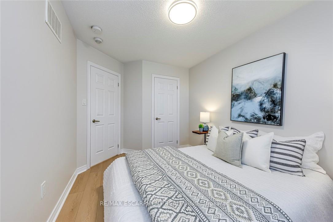 Photo 34 of Unit 74, 2435 Greenwich Drive, Oakville, Westmount — HOMEH