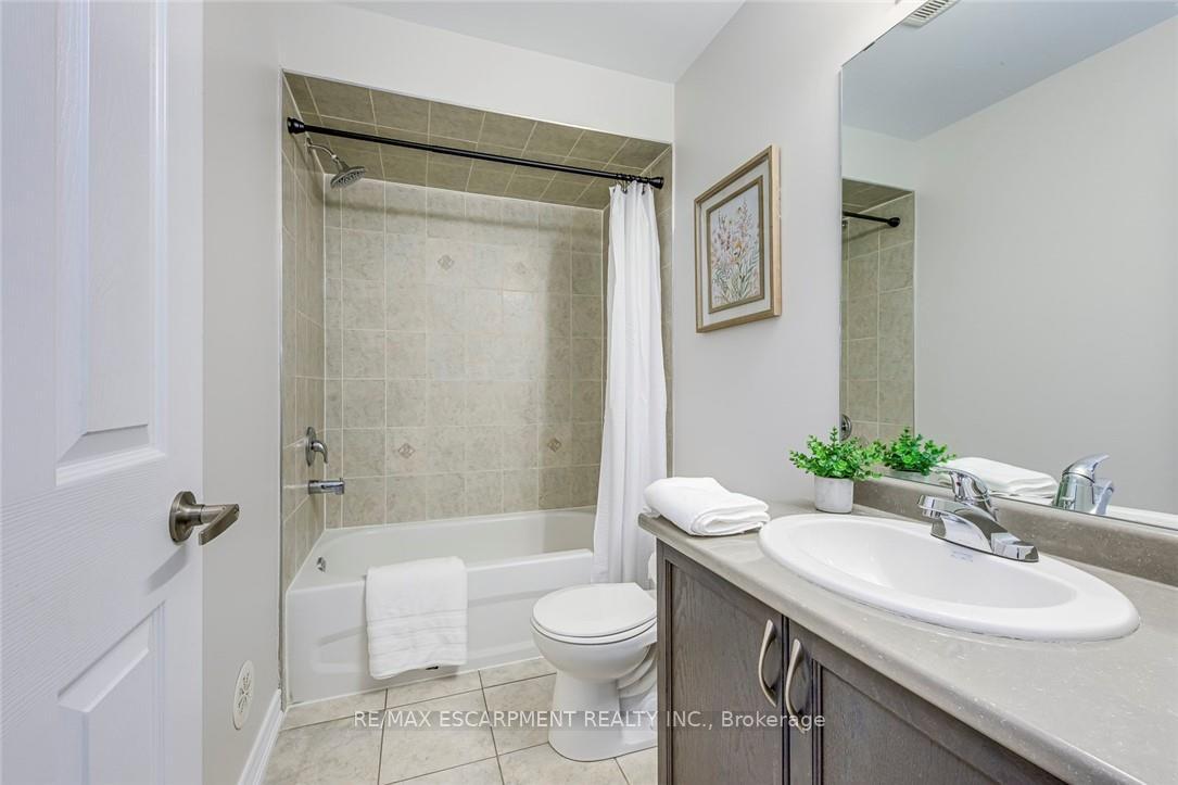 Photo 35 of Unit 74, 2435 Greenwich Drive, Oakville, Westmount — HOMEH