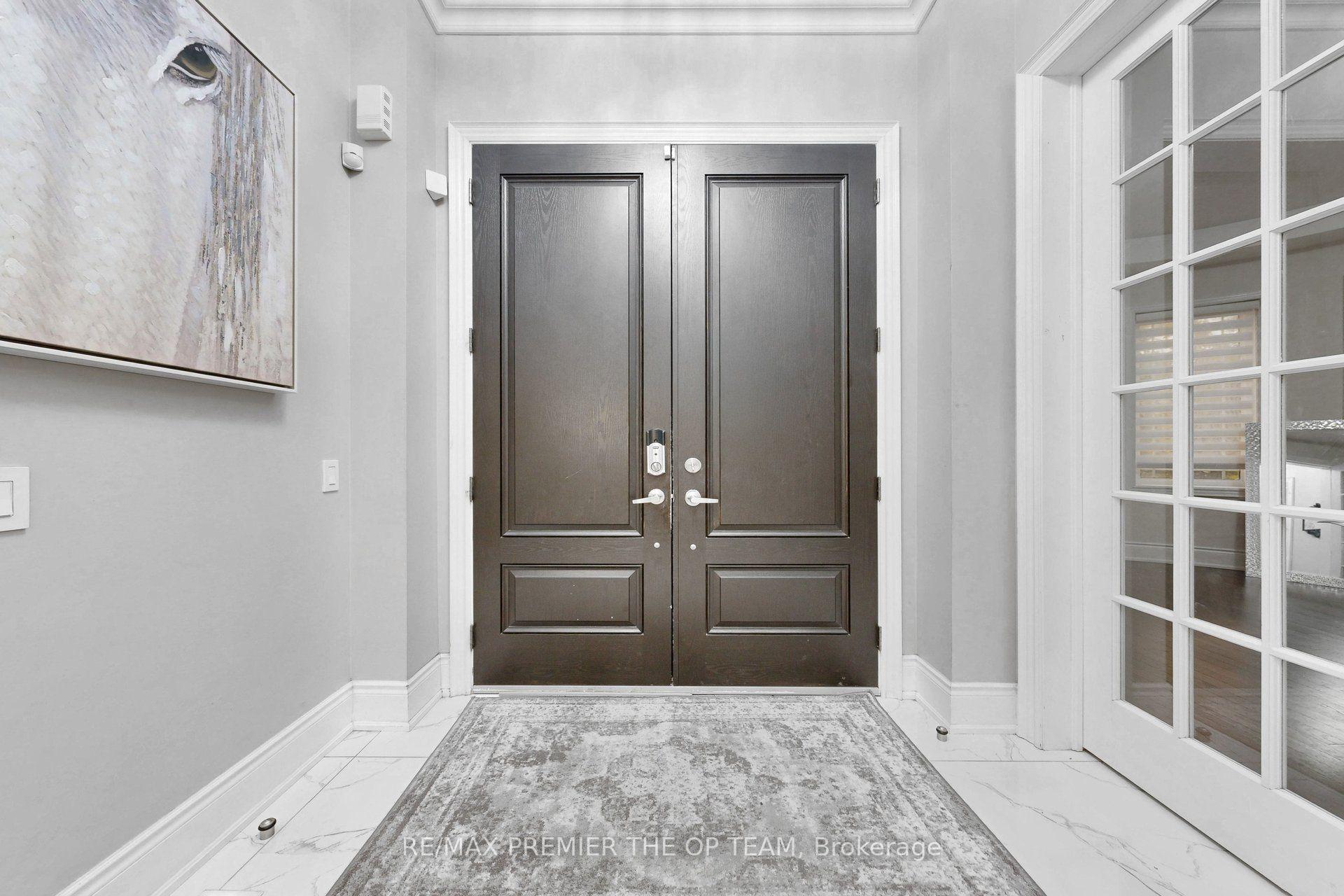 Photo 2 of 60 Chesney Crescent, Vaughan, Kleinburg — HOMEH