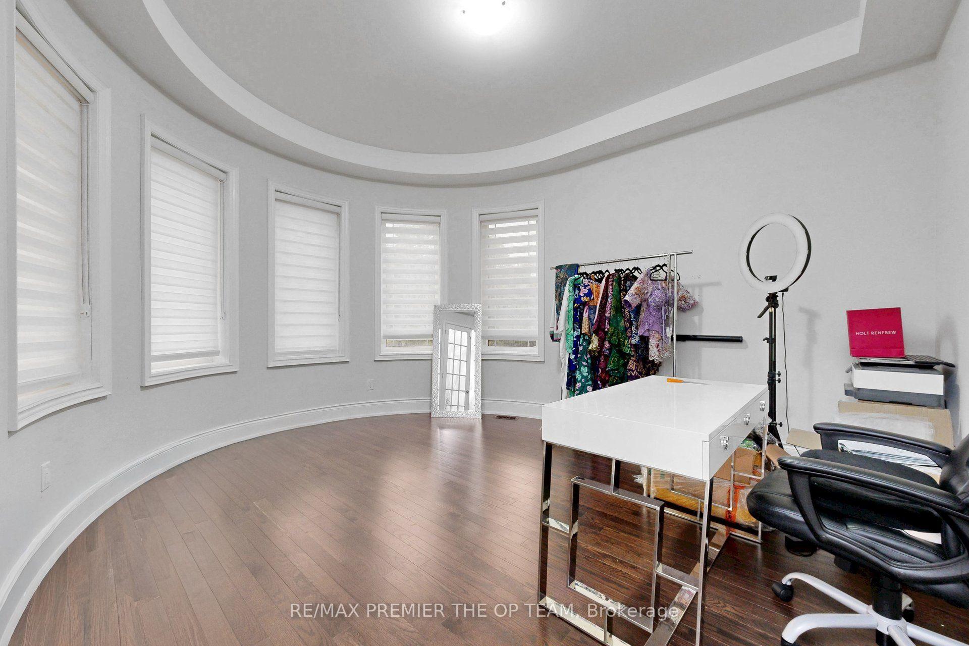Photo 30 of 60 Chesney Crescent, Vaughan, Kleinburg — HOMEH