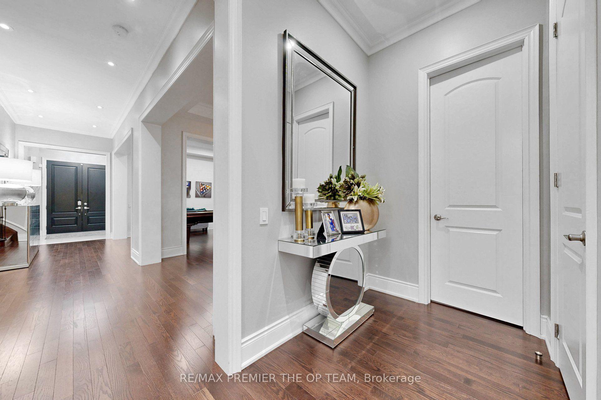 Photo 6 of 60 Chesney Crescent, Vaughan, Kleinburg — HOMEH
