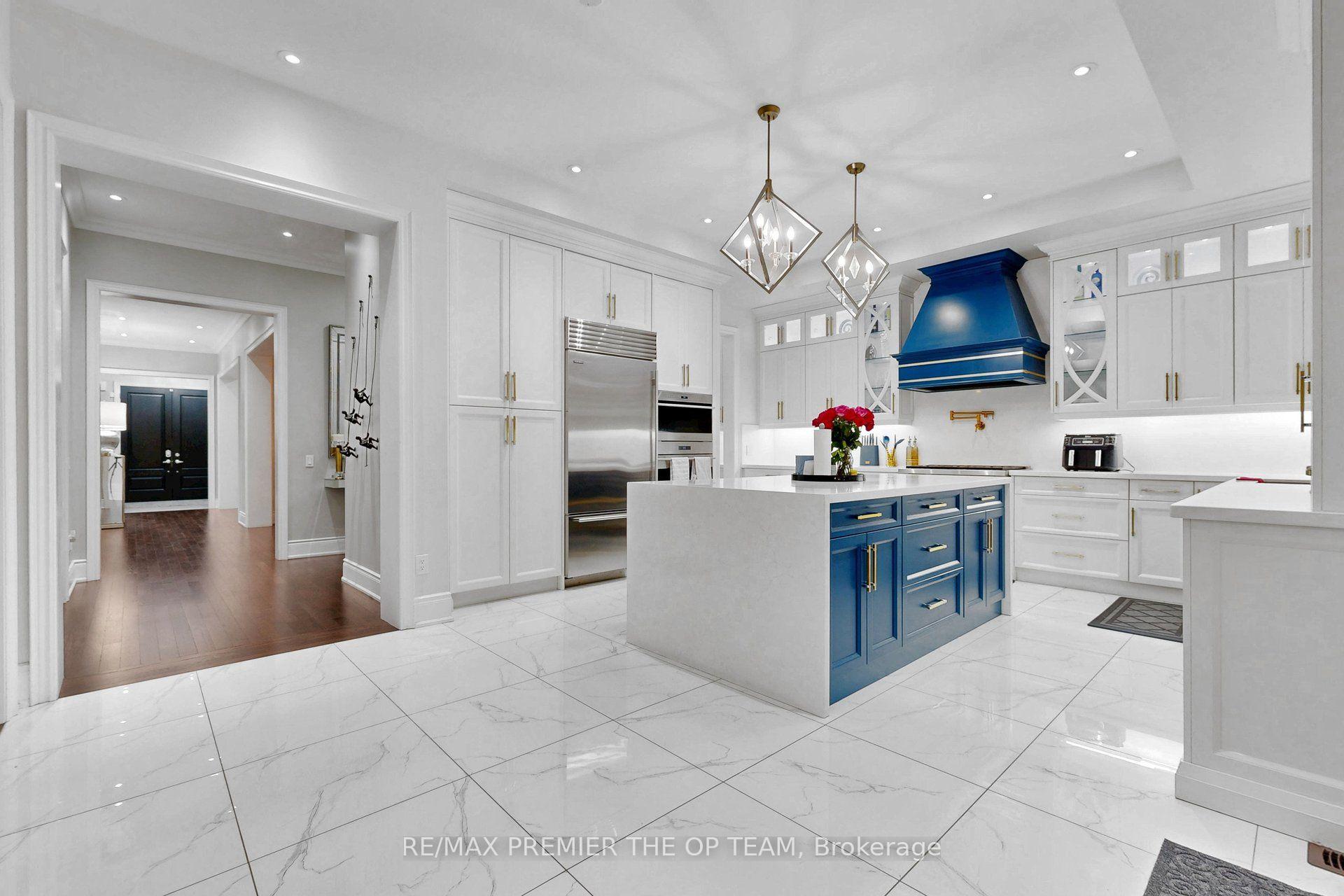 Photo 7 of 60 Chesney Crescent, Vaughan, Kleinburg — HOMEH