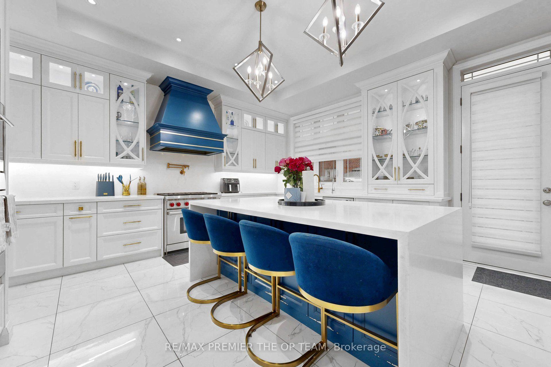 Photo 8 of 60 Chesney Crescent, Vaughan, Kleinburg — HOMEH