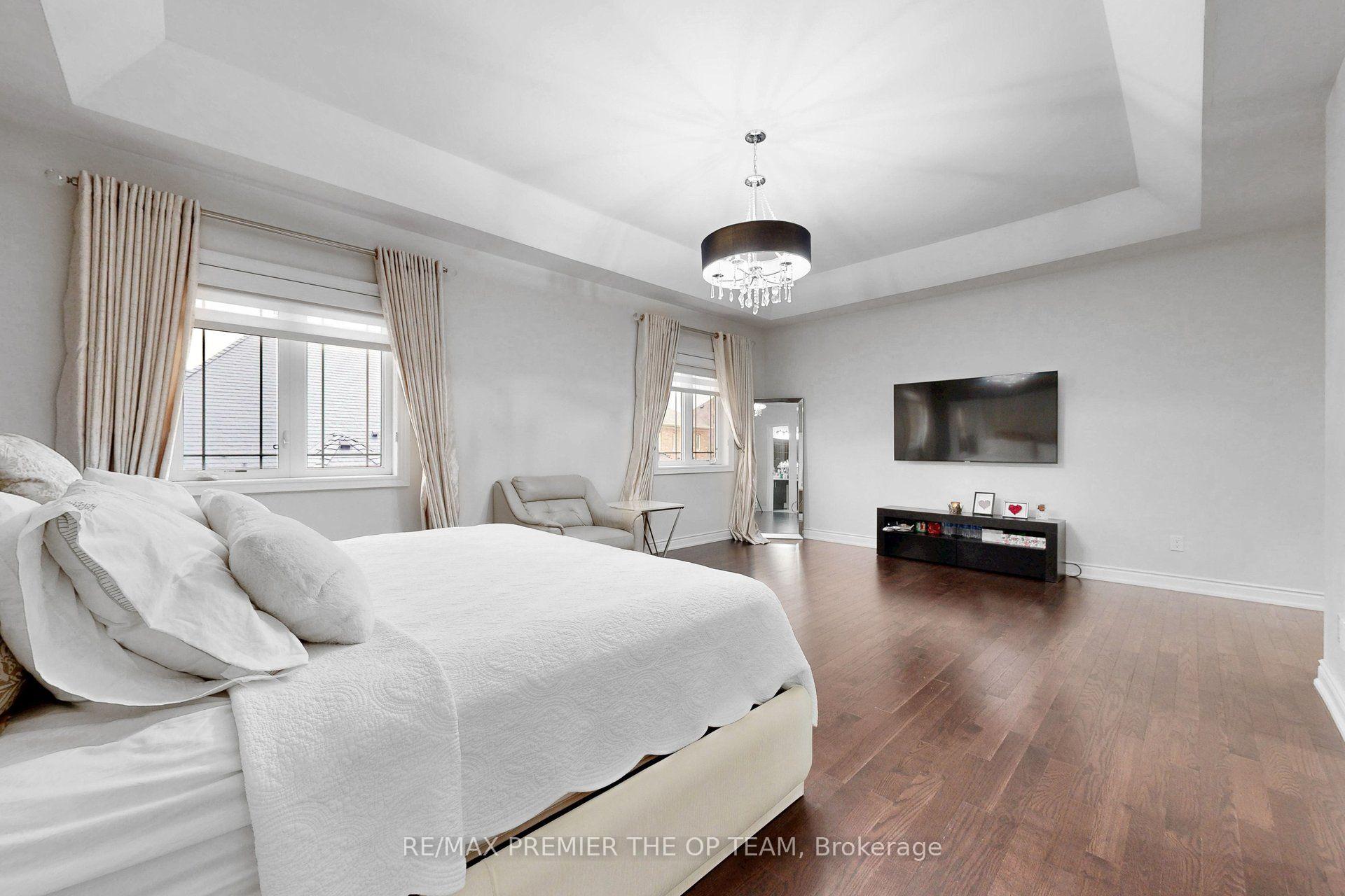 Photo 18 of 60 Chesney Crescent, Vaughan, Kleinburg — HOMEH