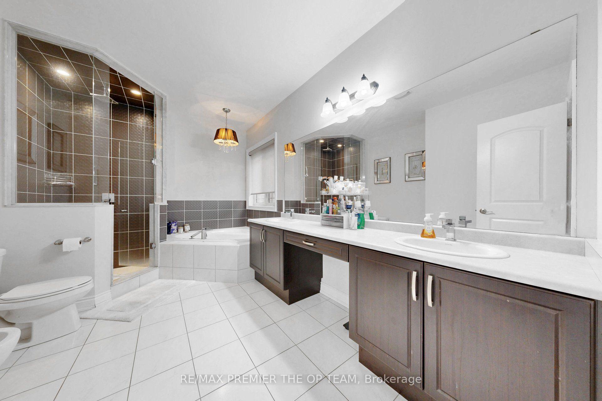 Photo 19 of 60 Chesney Crescent, Vaughan, Kleinburg — HOMEH