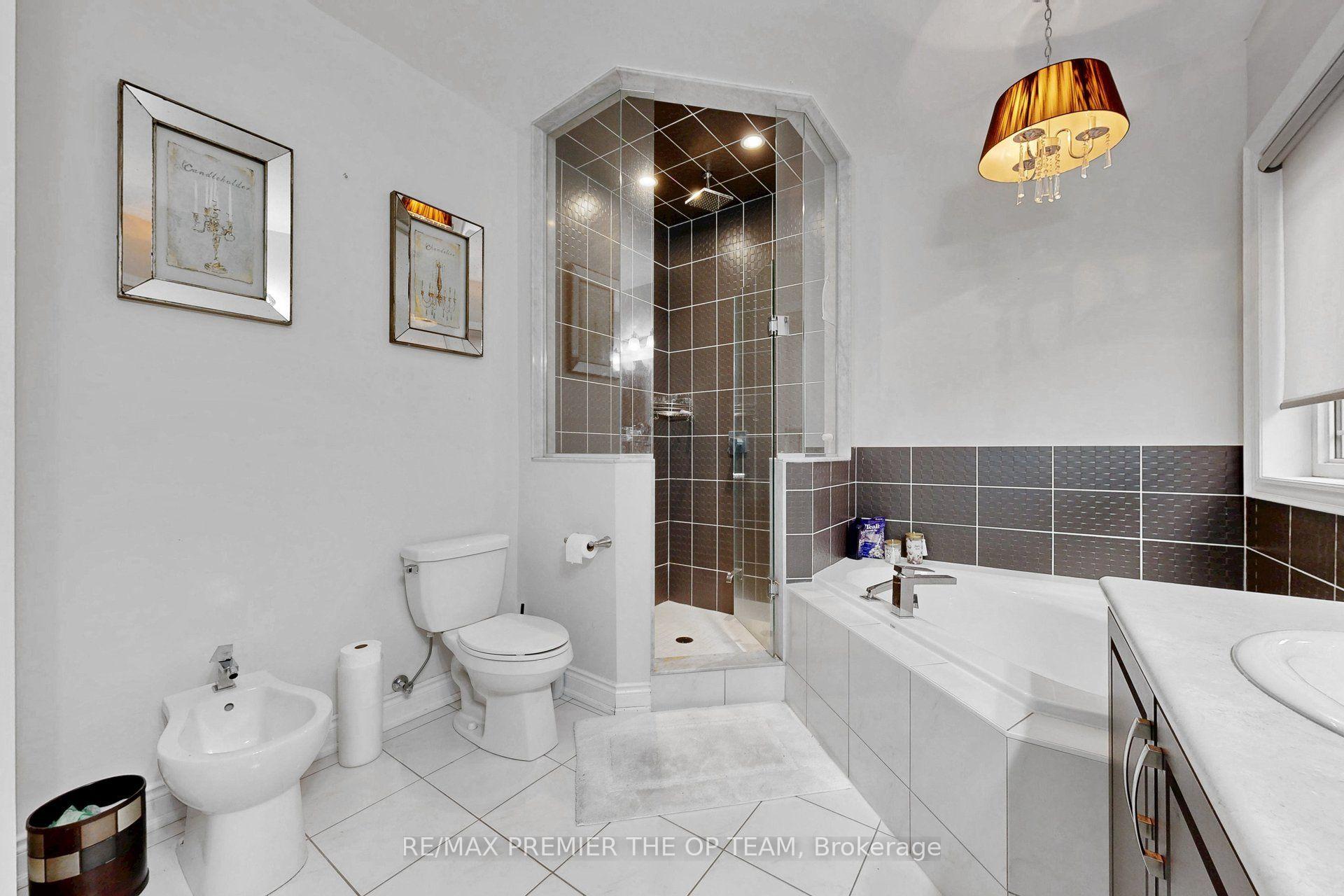 Photo 20 of 60 Chesney Crescent, Vaughan, Kleinburg — HOMEH