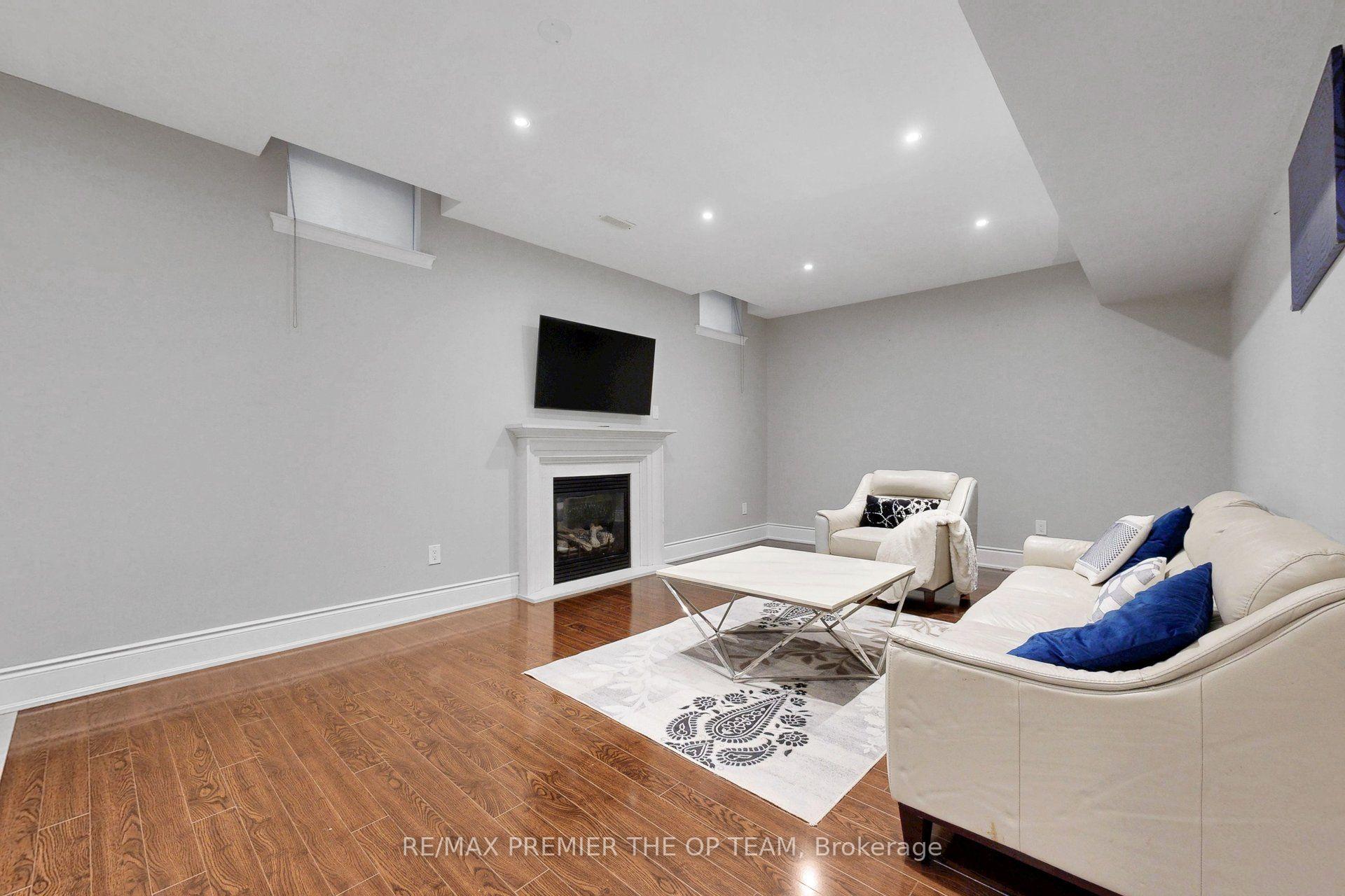 Photo 33 of 60 Chesney Crescent, Vaughan, Kleinburg — HOMEH